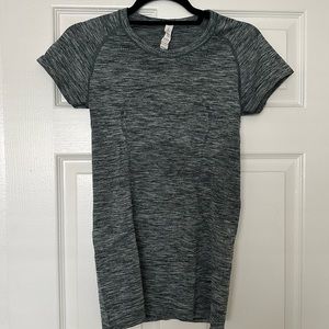 Lululemon top